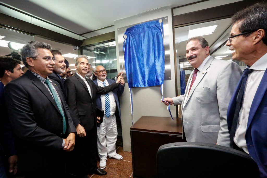 ALEPE INAUGURA SALA DE APOIO A VEREADORES