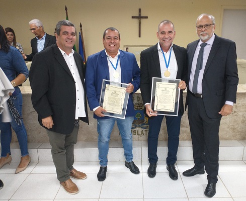 CÂMARA CONCEDE MEDALHAS EM DUPLA HOMENAGEM HOJE