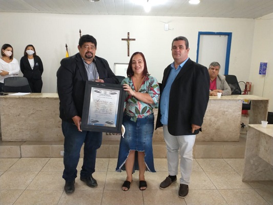 PROFESSORA ANA MARIA RECEBE TÍTULO DE CIDADÃ DE JABOATÃO