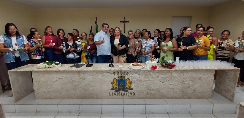 VEREADORES DEBATEM INCENTIVO À CULTURA EM SESSÃO QUE HOMENAGEOU AS MÃES